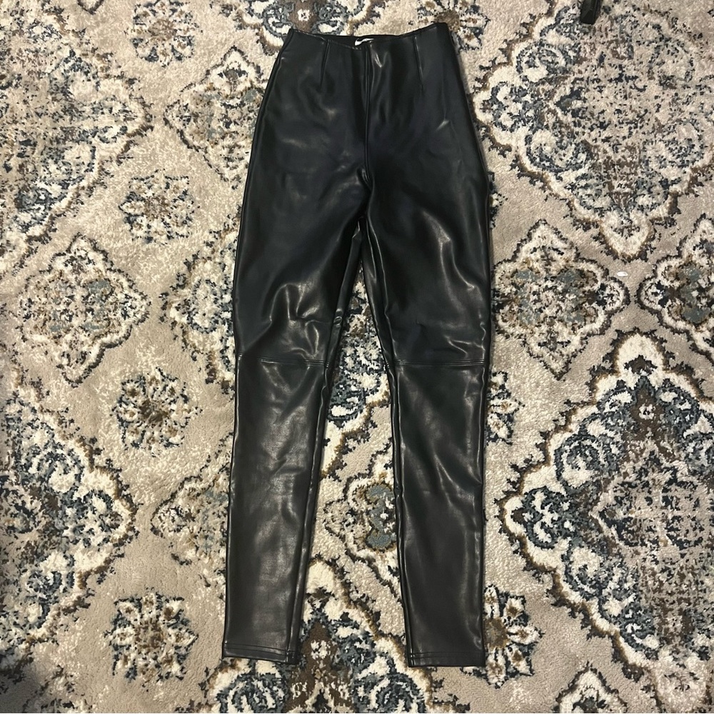 NWOT abercrombie & fitch black leather pants size xxs